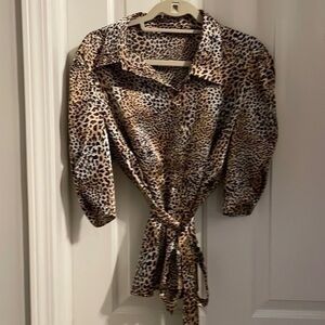 Animal print button down blouse, size Xl